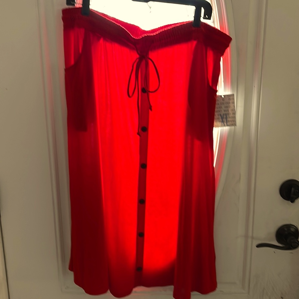 Red skirt with pockets
